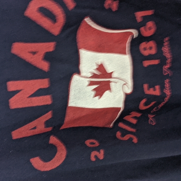 NWOT Old Navy Men's Canada Flag Graphic Logo T-shirt - Picture 5 of 6